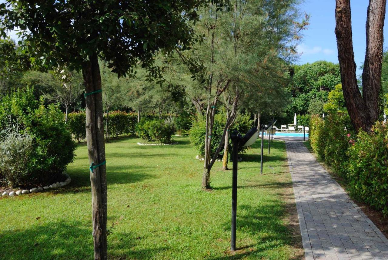 Apartment In Marina Di Massa - Toskana 24103 Exterior photo