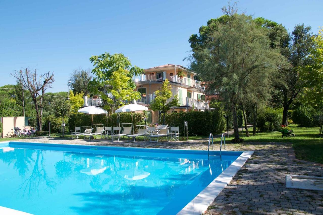 Apartment In Marina Di Massa - Toskana 24103 Exterior photo