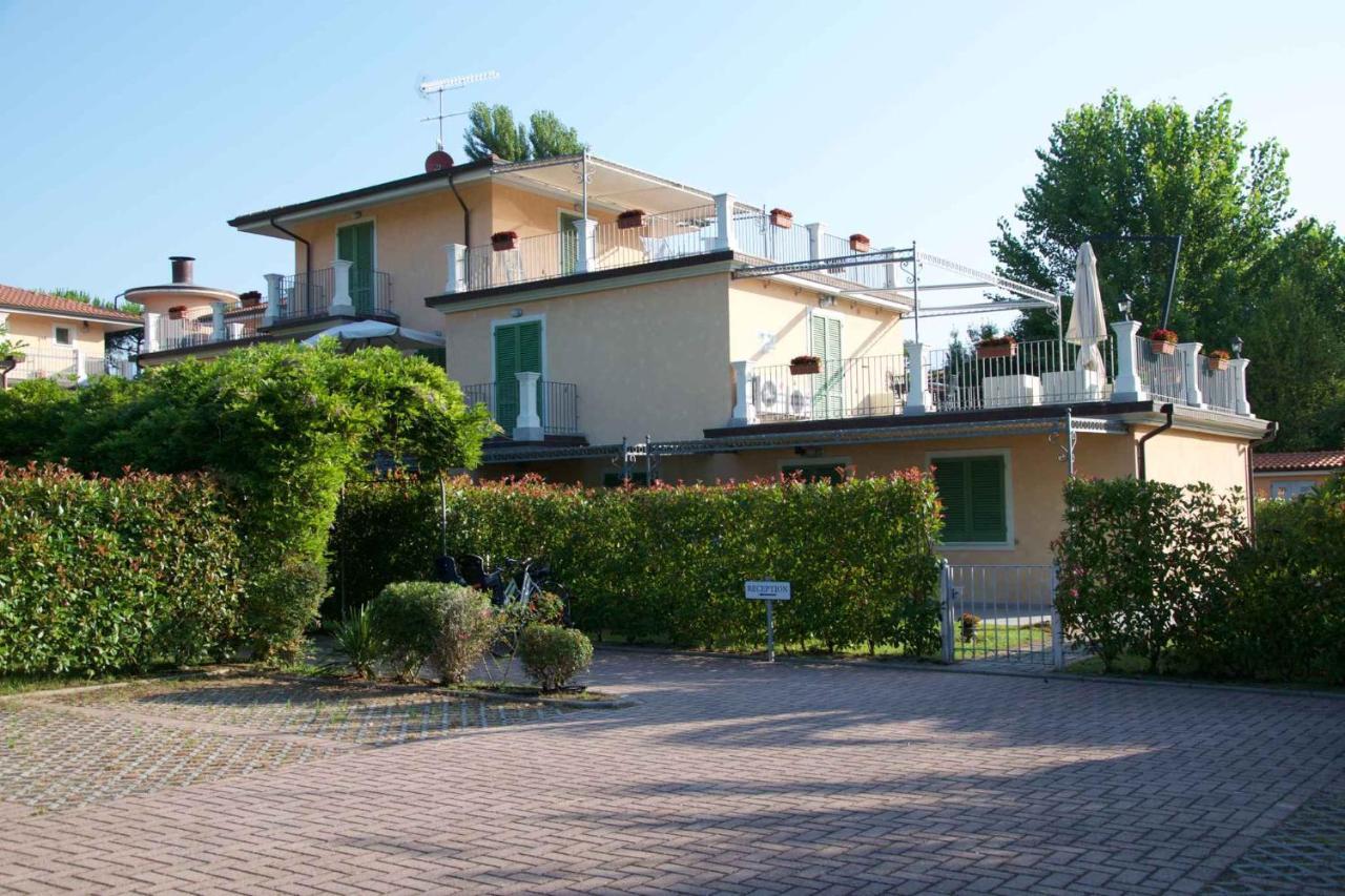 Apartment In Marina Di Massa - Toskana 24103 Exterior photo