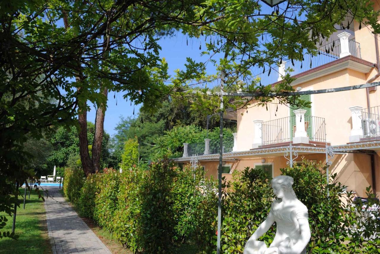 Apartment In Marina Di Massa - Toskana 24103 Exterior photo